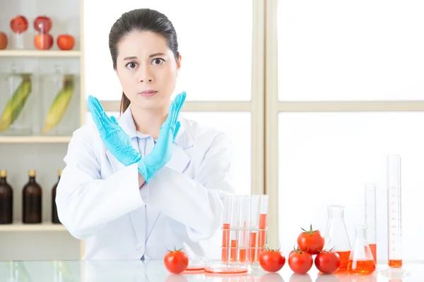Dire no alla modificazione genetica OGM cibo, non è sano — Foto Stock