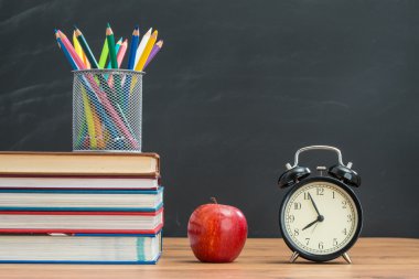 Ne zaman okula geri suluboya kalem getirmeyi unutma