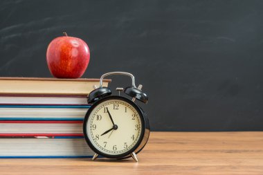 elma için artık geç kalmam Okul Öğle Yemeği