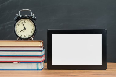 okula geri için dijital Tablet kullanmayı öğrenme vakti