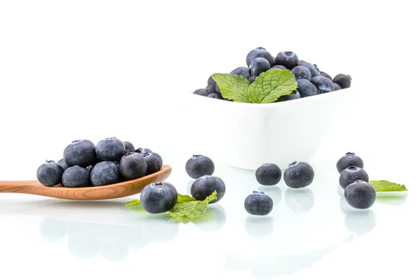 Fresh blueberries with leaf, healthy, natural, Wood — Stock Photo, Image