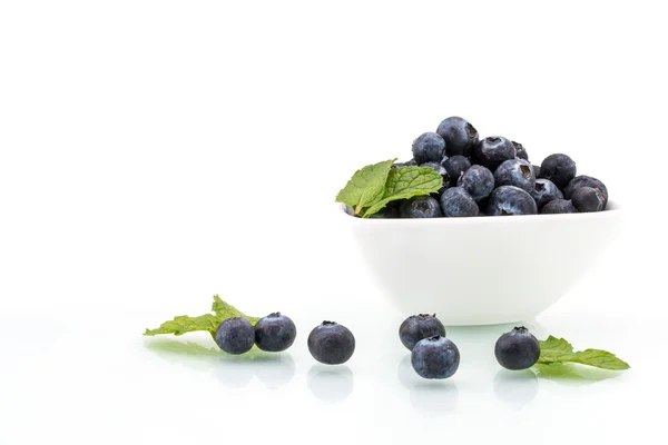 Fresh blueberries with leaf, healthy, natural — Stock Photo, Image