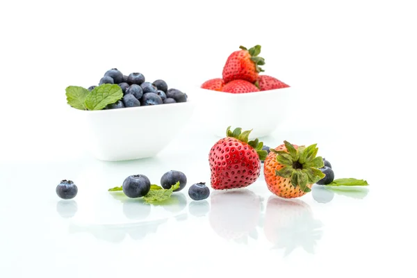 Fresh strawberries with leaf, healthy, natural, Blueberry — Stock Photo, Image