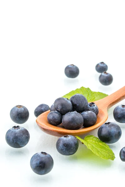 Fresh blueberries with leaf, healthy, natural, Wood — Stock Photo, Image