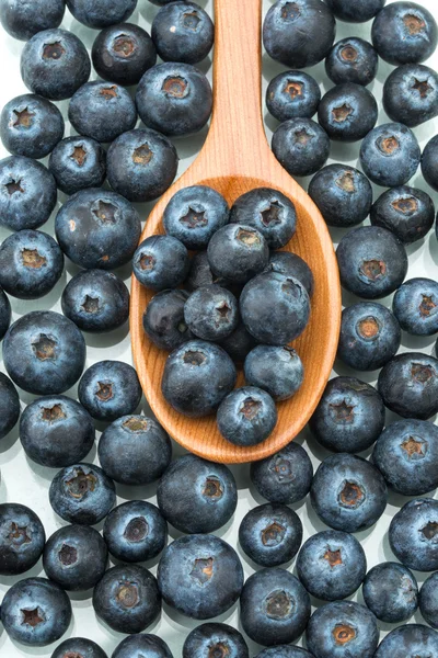 Fresh blueberries in wooden spoon, healthy, natural — Stock Photo, Image