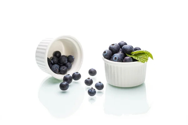 Fresh blueberries with leaf, healthy, natural — Stock Photo, Image