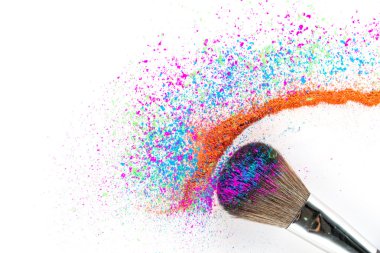 Çok renkli toz göz farı bir fırça, moda güzellik üzerinde