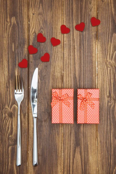 Celebra el día de San Valentín, la forma de los corazones y la caja de regalo — Foto de Stock