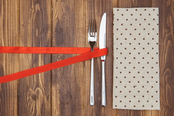 Cena de San Valentín, Cuchillo, tenedor y servilleta — Foto de Stock