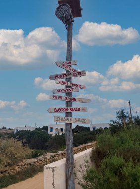 Dünyanın farklı yerlerinde Roadsigne