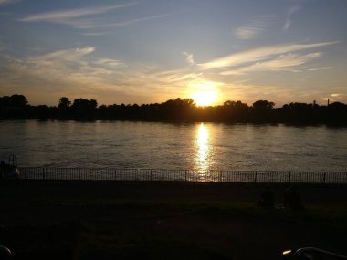 Cologne Mlheim 'da günbatımı 