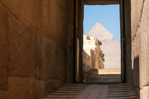 Wielkie piramidy Giza, Egipt, słynnego pomnika starożytnych — Zdjęcie stockowe