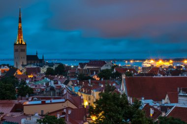 Akşam doğal yaz hava panorama eski Tallinn