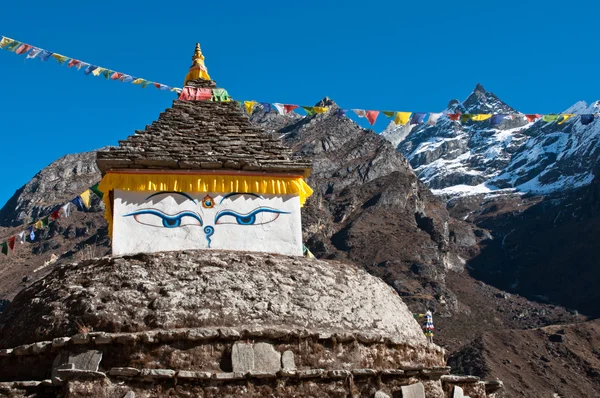 Buda'nın gözlerinin içine Himalayalar — Stok fotoğraf