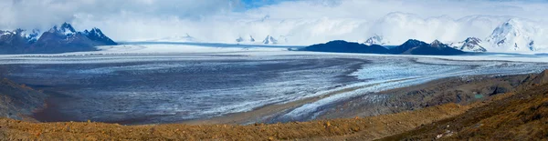 Lange Patagonische panorama in het zuiden van Argentinië — Stockfoto