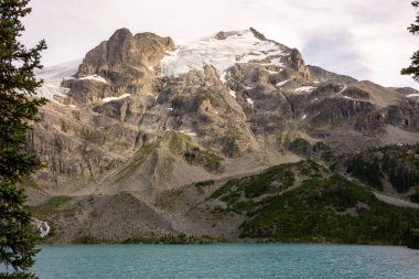 Joffre Gölü 'nün Büyüleyici Sahnesi