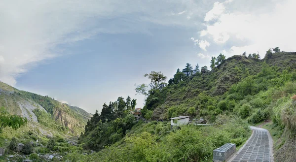 Stone road to waterfall — Stock Photo, Image