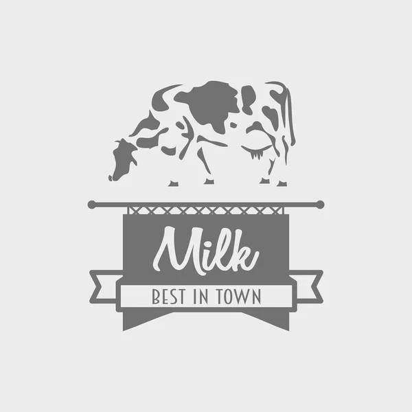 Plantilla de logotipo o etiqueta con silueta de vaca y leche de texto mejor en la ciudad — Vector de stock
