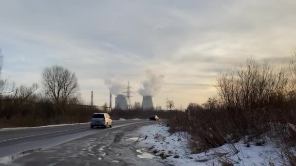 Tuyau Émet Fumée Polluée Dans Atmosphère Fumée Échappe Cheminée Rendre — Video