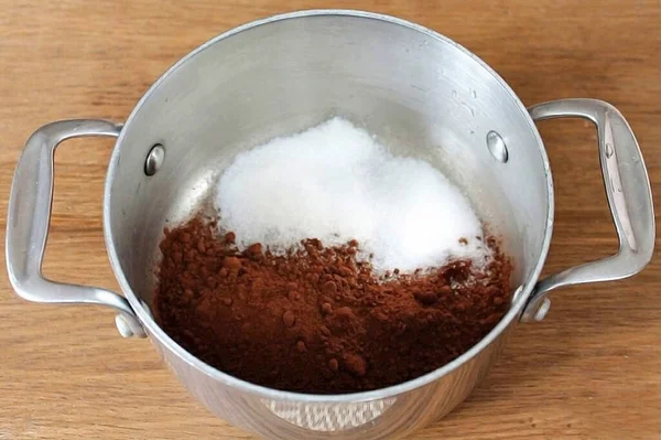 Förbered Glasyren Häll Kakaopulver Och Socker Kastrull — Stockfoto