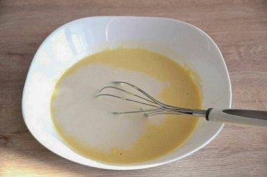 Bir kaba mayayla süt dök..