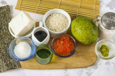 Gerekli tüm malzemeleri hazırlayıp önünüze koyun..