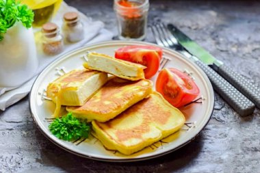 Tüm peynir sevenlere hitap edecek leziz bir aperatif. Hamurlu Adife peyniri. Aperatif kahveyle, çayla, tostla iyi gider..