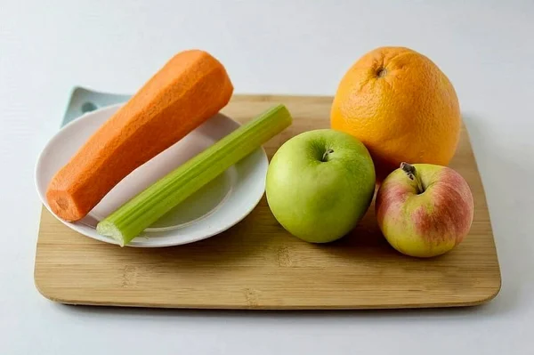 Preparar Todos Los Ingredientes Para Apio Fresco Naranja Zanahoria Manzana — Foto de Stock