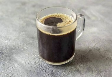 Sert bir espresso yap. Depoya dök..