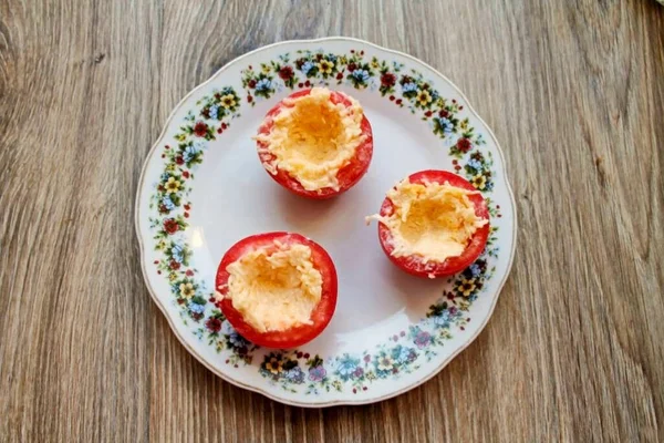 Wash Dry Tomatoes Cut Bottom Tomatoes Side Stalk Use Small — Stock Photo, Image