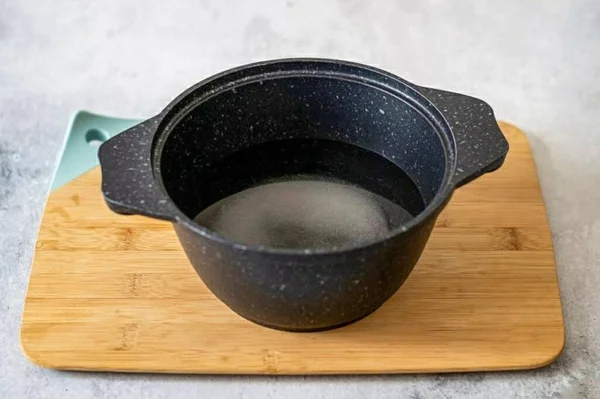 Zucker Und Wasser Einem Topf Kochen Ein Paar Minuten Kochen — Stockfoto