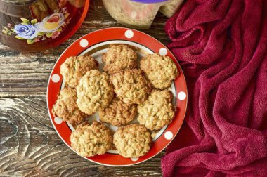 Tuzlu yulaflı kurabiyeler hazır! Lezzetli olduğu ortaya çıkar, hızlı ve hazırlamak çok kolaydır. Afiyet olsun.!