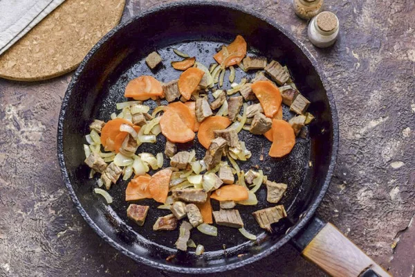 Freír Las Verduras Carne Durante Minutos Fuego Lento — Foto de Stock