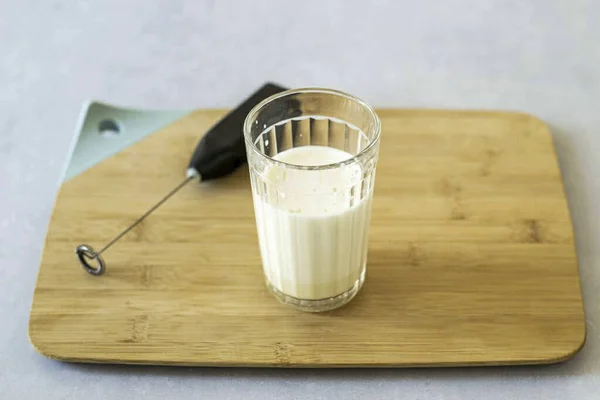 Milch Mit Einem Cappuccinatore Aufschlagen — Stockfoto