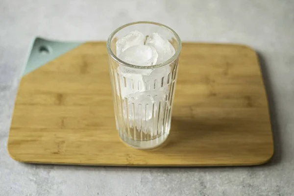 Llenar Vaso Con Hielo — Foto de Stock