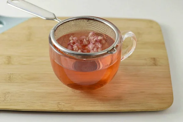 Granatapfelkerne Durch Ein Sieb Passieren Den Saft Von Den Kernen — Stockfoto