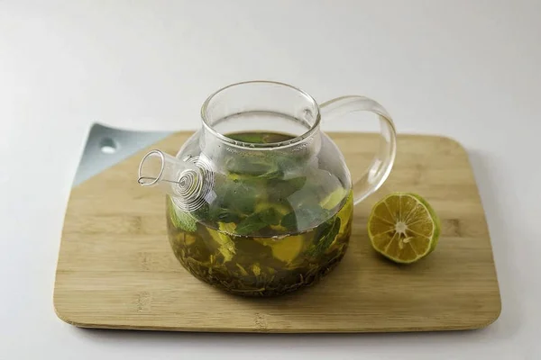 Трохи Охолодити Чай Потім Додати Яту Лайм Сік — стокове фото
