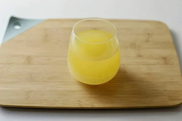 Llena Vaso Mitad Camino Con Jugo Naranja Tapioca Luego Vierte —  Fotos de Stock