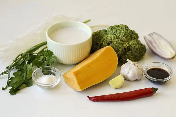 Приготуйте Всі Інгредієнти Необхідні Виготовлення Азійського Pumpkin Broccoli Soup — стокове фото