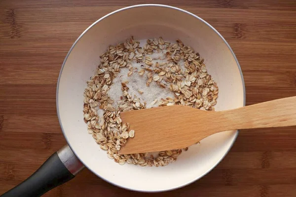 Fry Oatmeal Dry Frying Pan Minutes Stirring Continuously — Stock Photo, Image