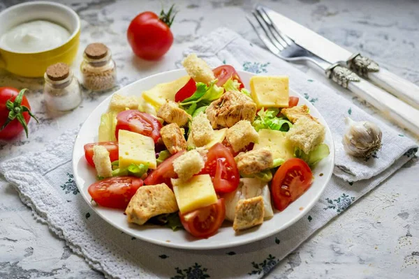 Serve the salad to the table as lunch or dinner, it is very appetizing and delicious! Among other things, be sure that 