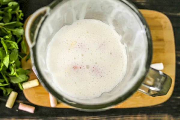 Whisk Everything Minutes Marshmallow Completely Dissolved Kefir Advisable Use Pulsating — Stock Photo, Image