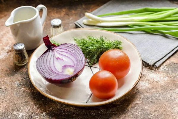 토마토와 케밥을 요리하는 재료를 — 스톡 사진