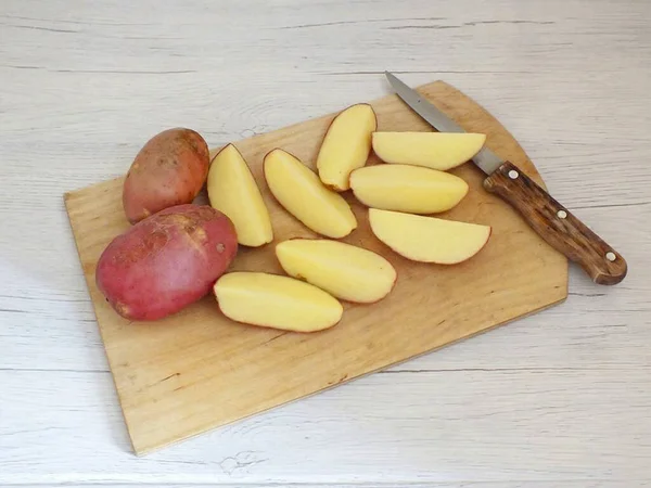 Aardappelen Grondig Snijd Plakjes Langs Knol — Stockfoto