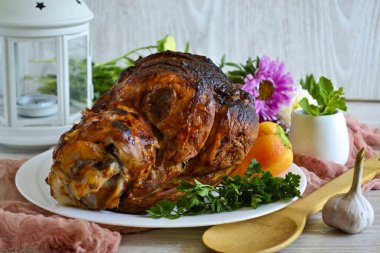 Izgaradaki lezzetli şiş hazır. Afiyet olsun.!