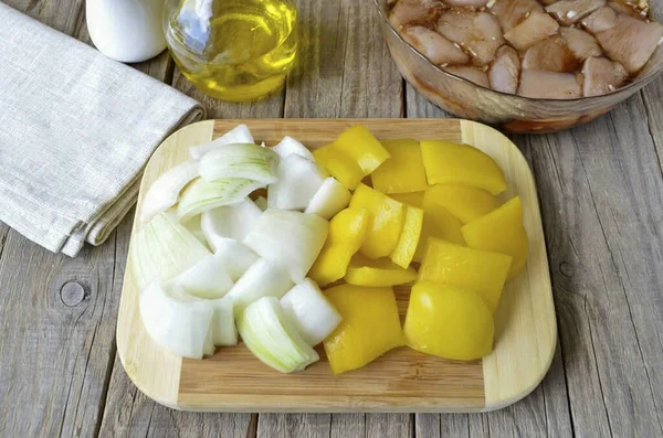 Remove Seeds Bell Peppers Rinse Cold Water Cut Onion Pepper — Stock Photo, Image