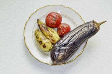 Sıcaklığı azalt ve biraz soğut. O zaman soyun..