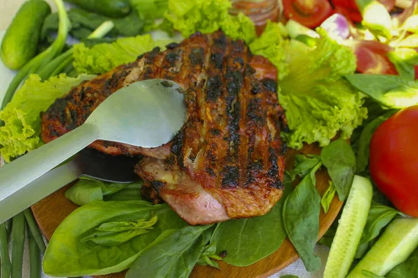 Carne Tacchino Pronta Servire Con Verdure Erbe Aromatiche Delizioso Assaggialo — Foto Stock