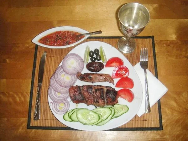 The recipe for making Dagestan kebab is simple, but pickling will take time. But believe me, the time spent on cooking it pays off with a vengeance in taste.