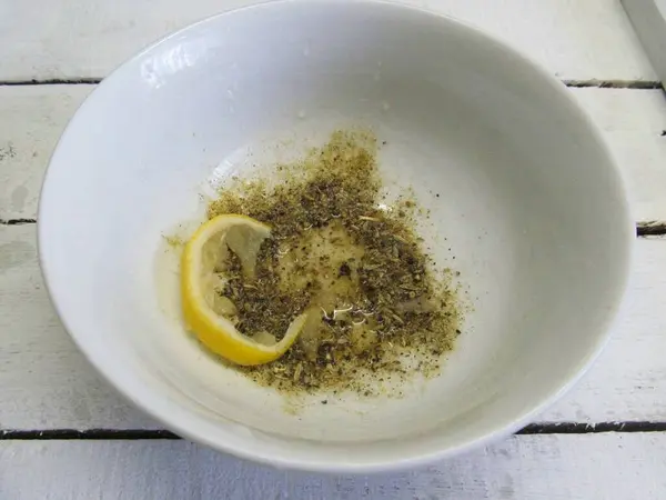 Den Zitronensaft Eine Schüssel Drücken Rühren — Stockfoto